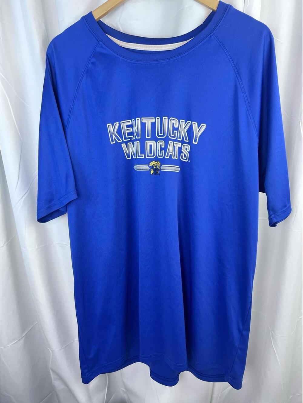 Champion University of Kentucky Wildcats XL T Shirt. EUC